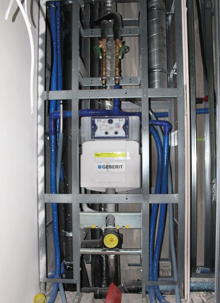 Im Register ist der Platz knapp: Dank des drehbaren Fittings ist das Arbeiten auf engstem Raum möglich. Im Register ist der Platz knapp: Dank des drehbaren Fittings ist das Arbeiten auf engstem Raum möglich.