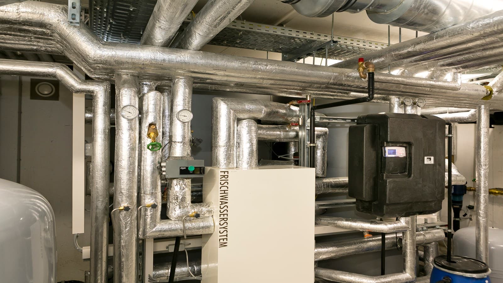 Installations- und Versorgungssysteme Installations- und Versorgungssysteme