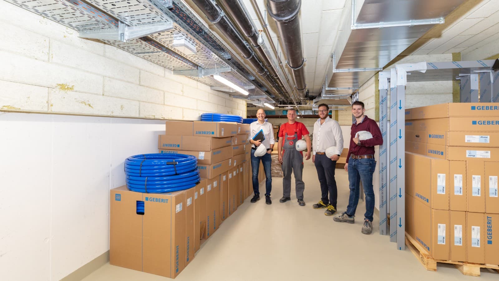 Beim MARINA TOWER sind von der Sanitär- und Badausstattung über Heizungsleitungen bis hin zur Dachentwässerung Geberit Systemlösungen im Einsatz. (c) Huger Beim MARINA TOWER sind von der Sanitär- und Badausstattung über Heizungsleitungen bis hin zur Dachentwässerung Geberit Systemlösungen im Einsatz. (c) Huger