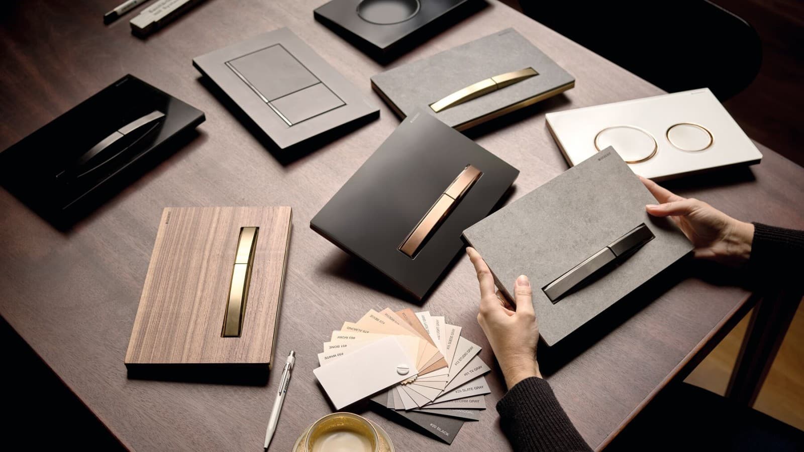 Verschiedene Betätigungsplatten zur Auswahl Verschiedene Betätigungsplatten zur Auswahl