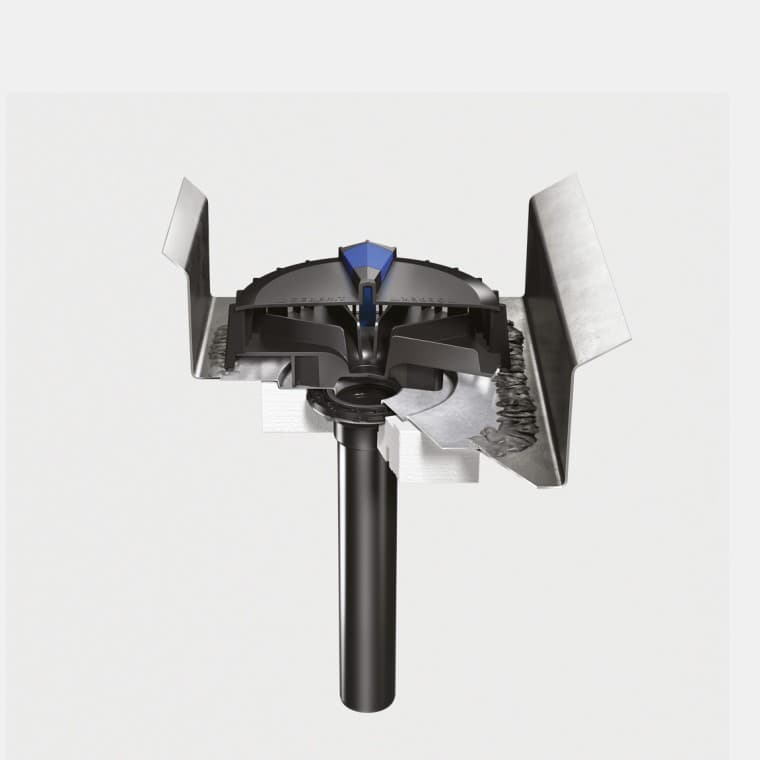 Installation des Unterdruckentwässerungssystems Geberit Pluvia auf einem Dach mit Rinne aus Stahl Installation des Unterdruckentwässerungssystems Geberit Pluvia auf einem Dach mit Rinne aus Stahl