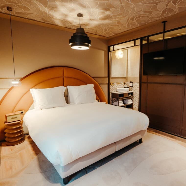 36 stilvolle Hotelzimmer im Mid-Century-Stil (© Nina Slagmolen) 36 stilvolle Hotelzimmer im Mid-Century-Stil (© Nina Slagmolen)