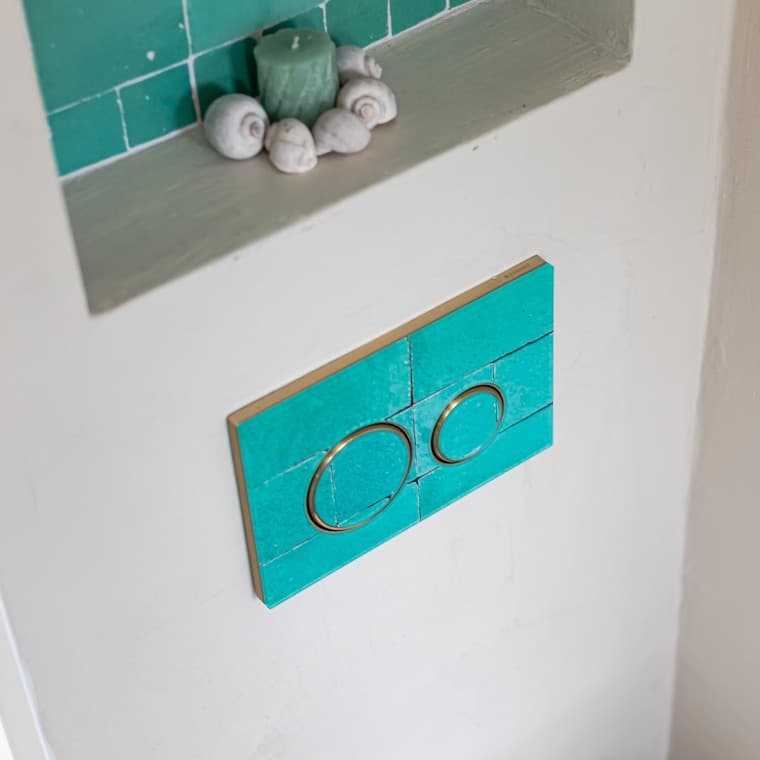 Die Betätigungsplatte Sigma21 in kundenspezifischem marokkanischem Design (© Chiela van Meerwijk) Die Betätigungsplatte Sigma21 in kundenspezifischem marokkanischem Design (© Chiela van Meerwijk)