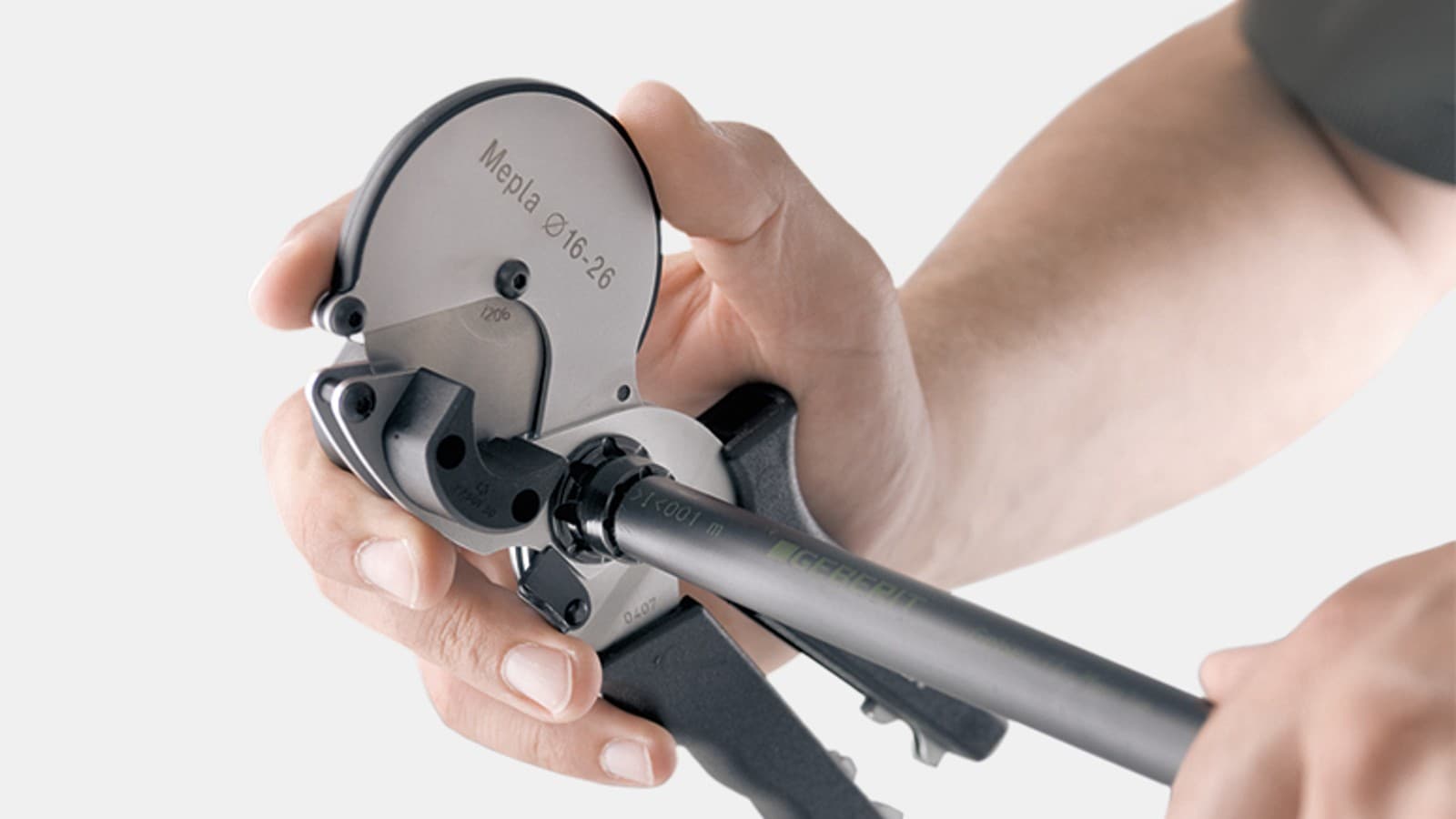 Rohr ablängen und entgraten mit einem Werkzeug Rohr ablängen und entgraten mit einem Werkzeug